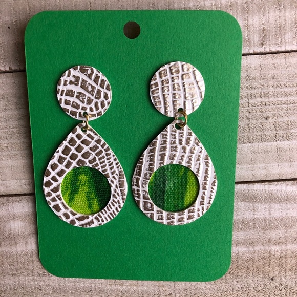 Earrings, Preppy Kelly Green NWT Faux Leather - Picture 3 of 5